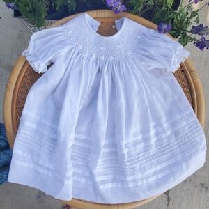 Will'Beth Vintage White Smocked Baby Dress 9 Months. Crisp & Mint